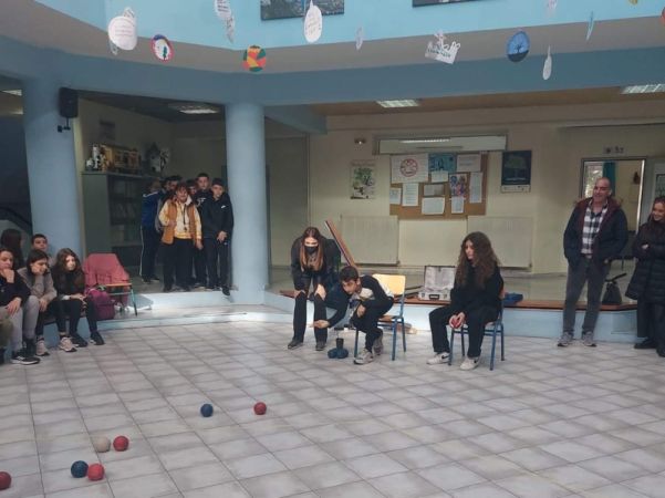 Παραολυμπιακά Αθλήματα: Το Μπότσια στο Διαπολιτισμικό Γυμνάσιο Ευόσμου (pics)